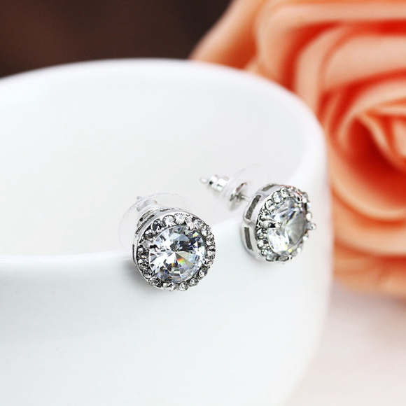 925 Silver Plated Crystal Halo Stud Earrings - Picture 5 of 8